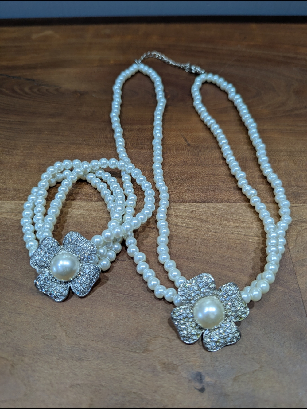 Pearl Floral Pendant Double-Strand Necklace and Bracelet Set